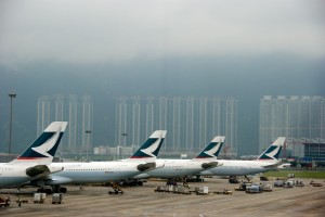 Hongkong 1 Zwischen drei und sechs Stunden Zwischenstopp hatten wir in Hongkong. Zum Warten ziemlich lang(weilig), für einen kleinen Ausflug in die City zu kurz.